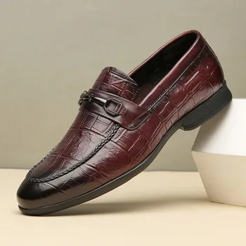 Първият слой на обувки от телешка кожа 2021 г. Нови лоферы от кожата крокодилска кожа в британския стил, ръчно изработени, бизнес официалните обувки за мъже